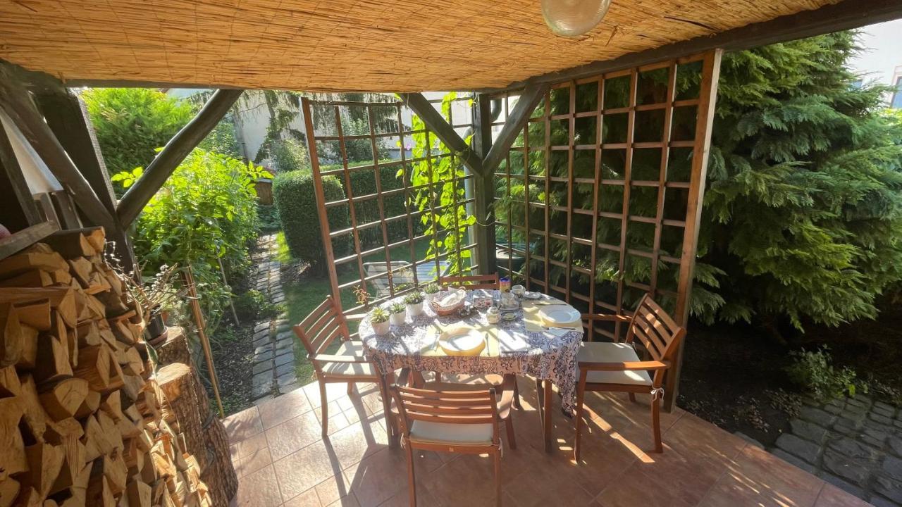 Magnolia Garden Apartment Мисколк Екстериор снимка